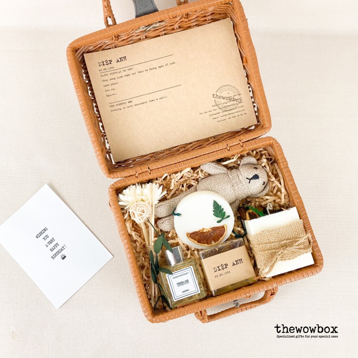 Quà cho nữ] THE SCENTED BOX – Tinh dầu thơm, nến thơm, xà bông thơm, tấm sáp thơm - The Wow Box