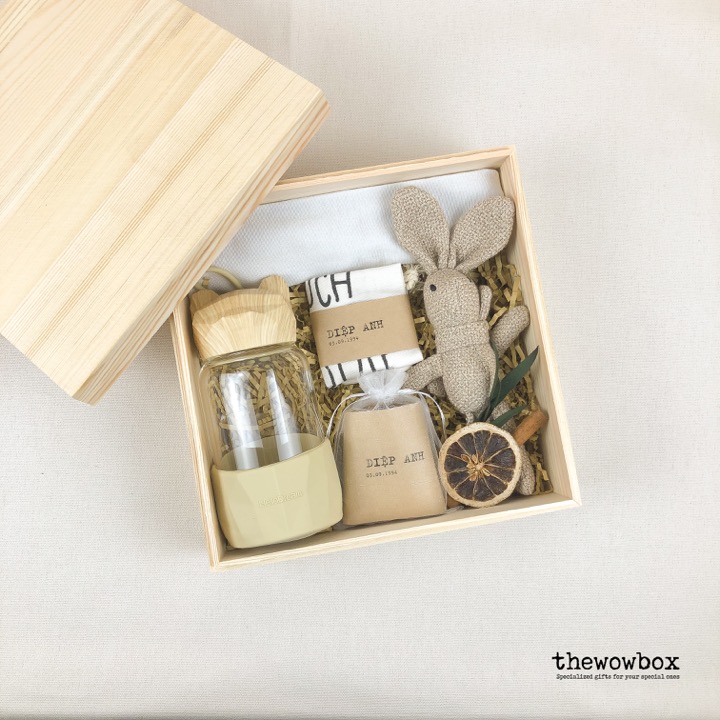 [Quà tặng bạn gái] THE GREEN BOX – Bình nước thuỷ tinh, bộ ống hút tre, túi vải, trà hoa nhài